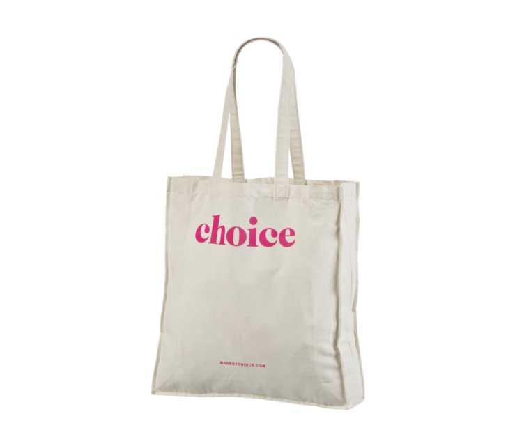 Naturfärgade bredbottnade tygkassar av bomull. Storlek 38x10x42 cm.